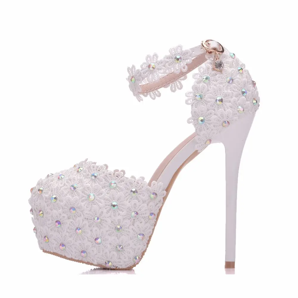 Свадебные туфли на платформе и высоком каблуке с круглым цветком | Обувь