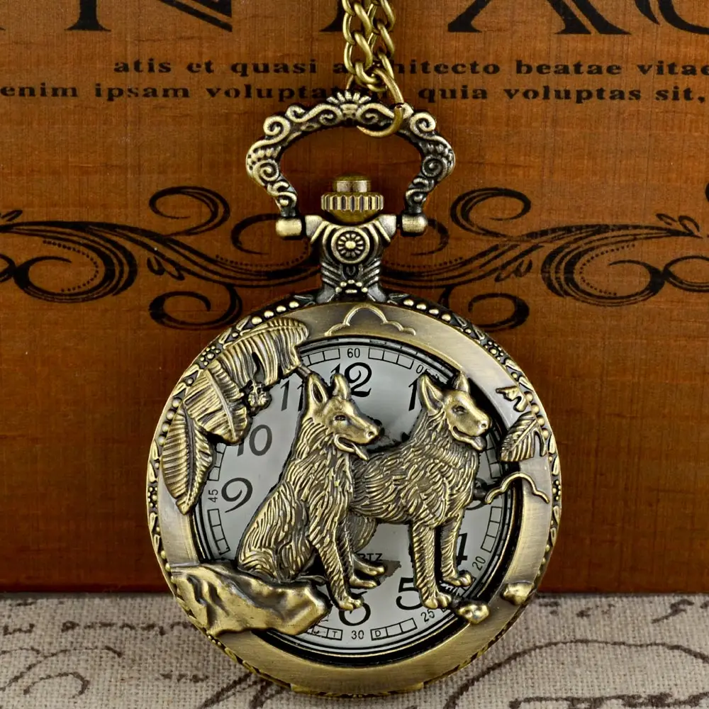 

Vintage Bronze Dog Graphic Quartz Pocket Watch with Chain Retro Men Women Classic Pendant Necklace Clock Gift