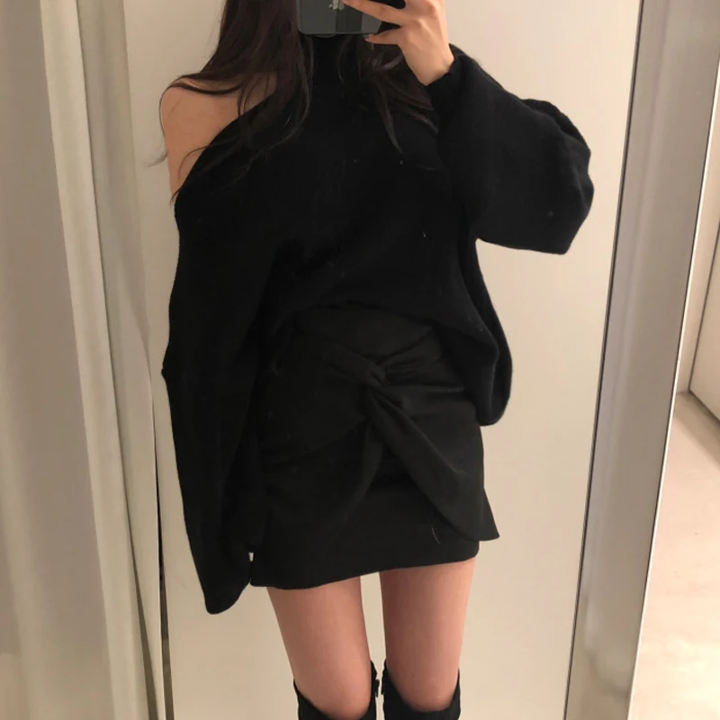 

Korean Chic Elegant Halter off-the-Shoulder Sneaky Design Lantern Sleeve Mid-Length Loose Slimming Sweater Top
