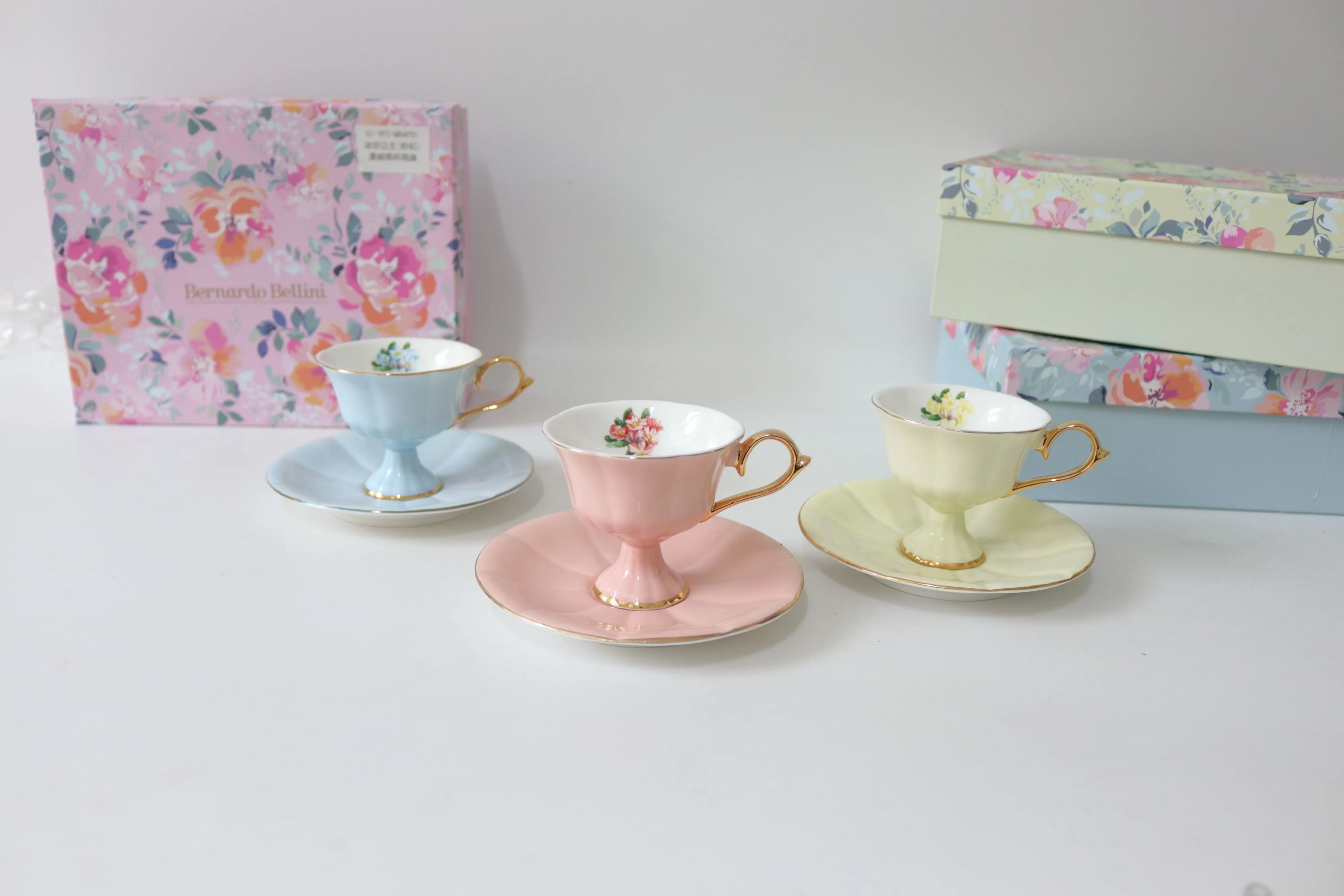 

Kitchen,Dining & Bar