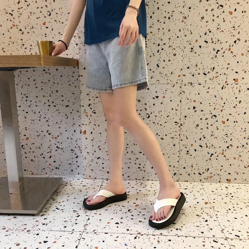 Сланцы женские резиновые шлепанцы на плоской подошве летние сандалии модная