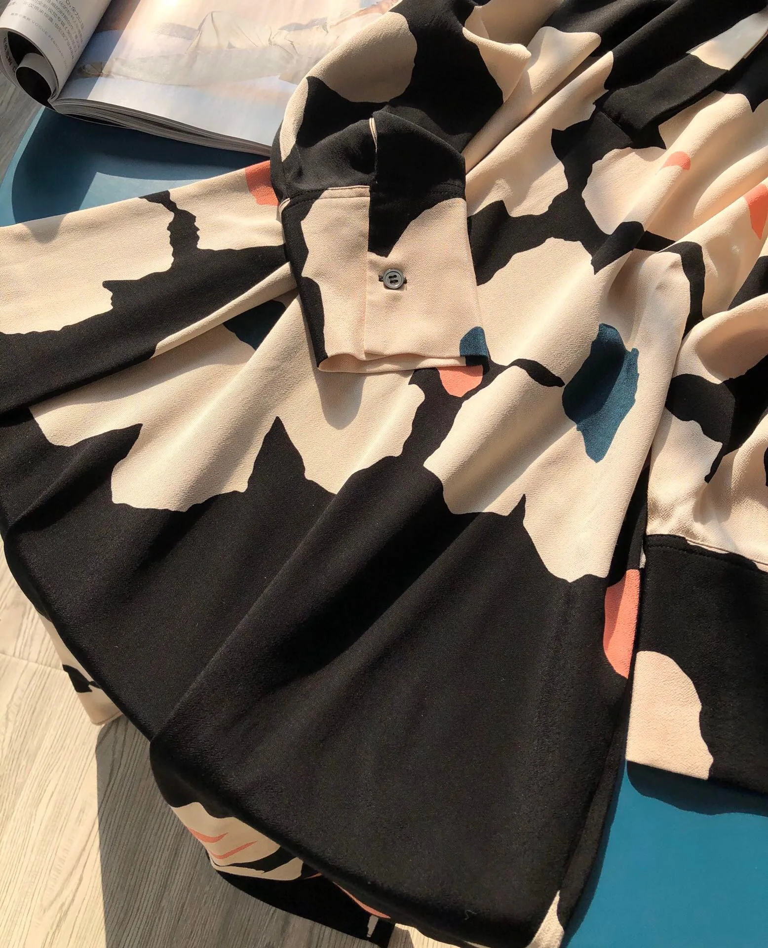 

2021 Spring and Autumn New Shirt Long Sleeve Lapel Fashion Black Bottom Printed Pullover Loose Casual Dress