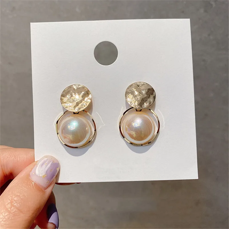 Корейские серьги гвоздики с жемчужинами минималистичные верхним дизайном для