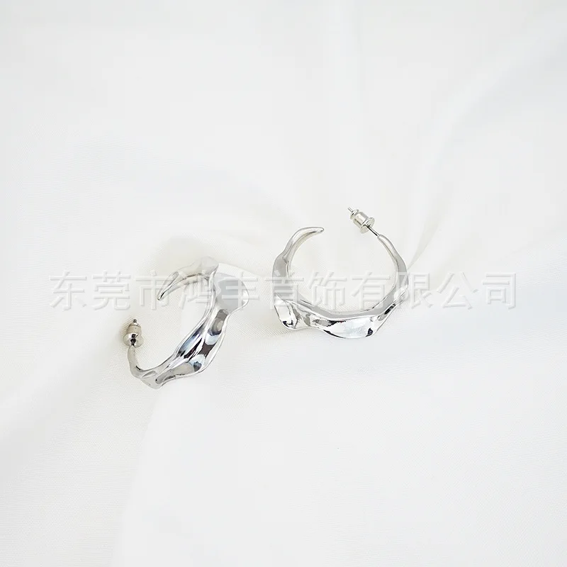 

Minority Earrings European and American cross border trade retro personality exaggerated Earrings circle wave Earrings summer wo