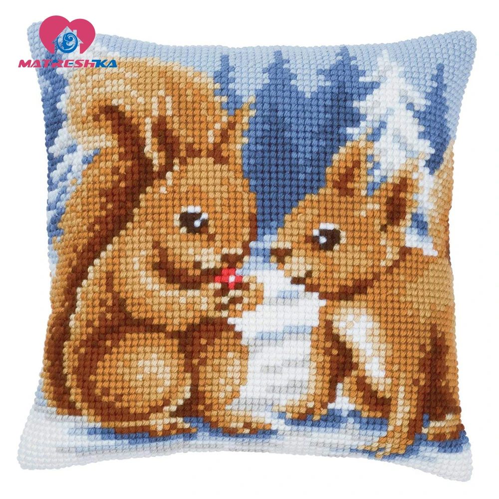 Foamiran для поделок подушка вышивка крестиком рисунком белки крюк карабин