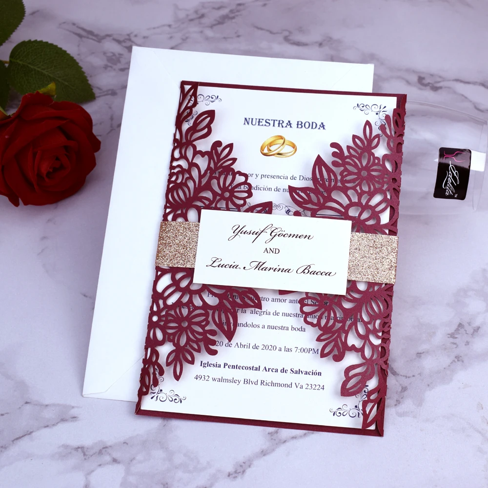 50 шт. Marsala Shimmer Laser Cut Quinceanera приглашения с биркой и розовым золотом Блестящий Пояс 20