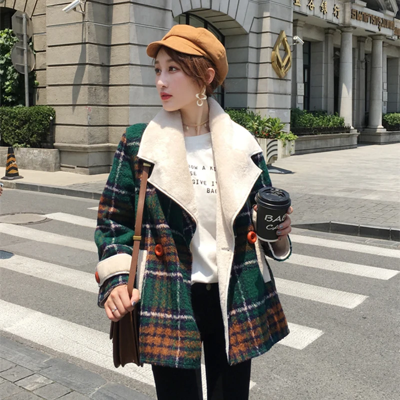 

Plaid Autumn Winter Women New V-Neck Single Breasted Cloak Wool Coat Female Loose Casual Fashion Comfortable Tweed Coat ZX2222