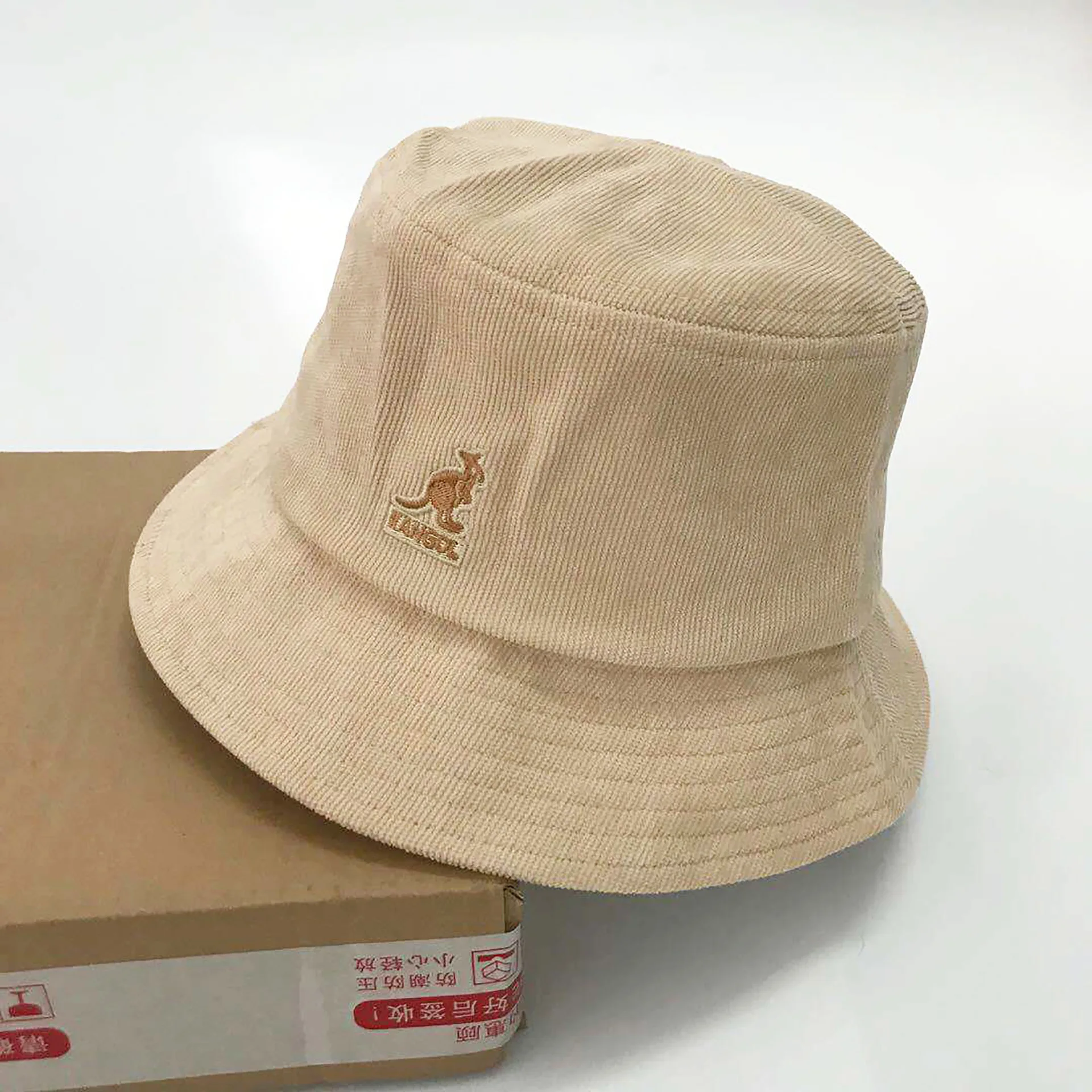 

2021 New Embroidered Bucket Hats Animal Pattern Sun Hats Shade Flat Top Fashion Corduroy Hat for Couple Travel