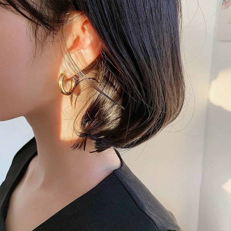 

Classic Fashion Hoop Earrings Women Jewelry Metal Pendientes Aretes De Mujer Moda Para As Mulheres Round Golden Color Brincos