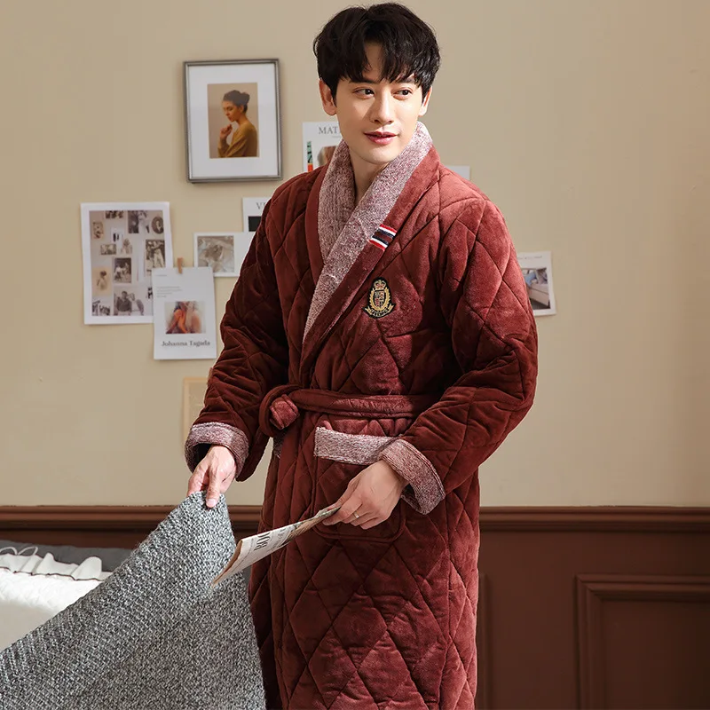 B As picture Мужские халаты зимние Beibei стеганые трехслойные хлопковые толстые банные халаты мужские большие размеры Фланелевые домашние теплые халаты 3XL - Цвет: B As picture