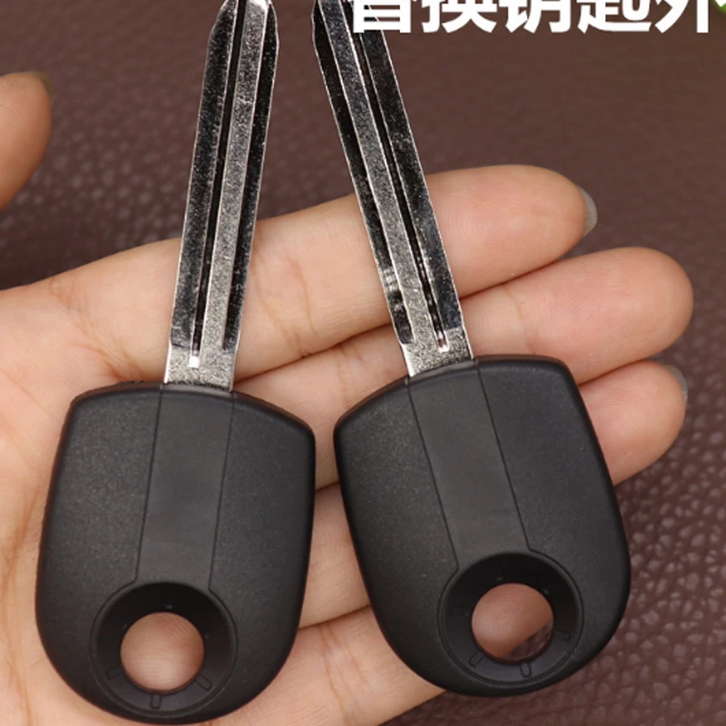 

DAKATU 10PCS Replacement Transponder Key Shell Car Key Blanks For Suzuki Chevrolet Key Shell TOY43 Blade