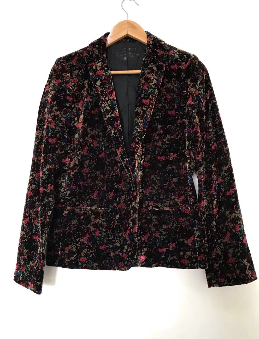 Женская Осенняя куртка с цветочным принтом V-образным вырезом и одной пуговицей |