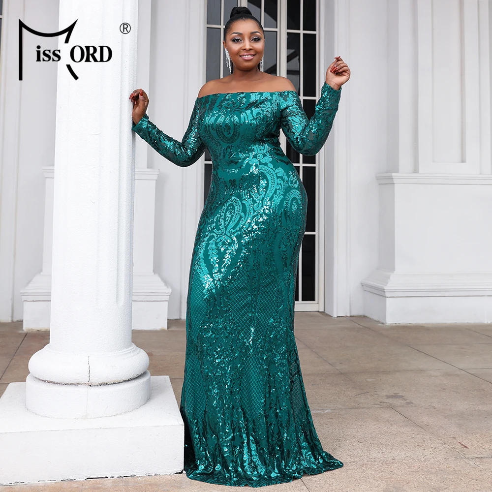 Женское трикотажное платье большого размера с блестками и открытыми плечами