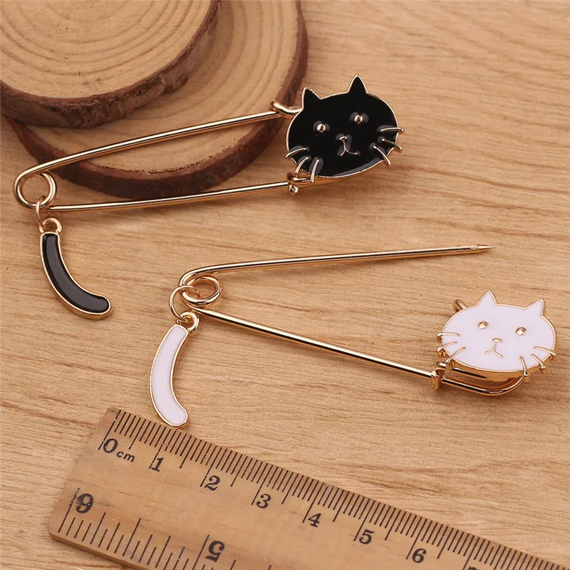 Стильная футболка с изображением персонажей видеоигр черный белый цвет котенка