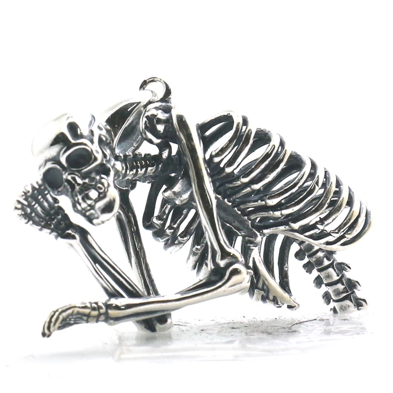 Мужская подвеска в виде черепа из серебра 925 пробы с демоном