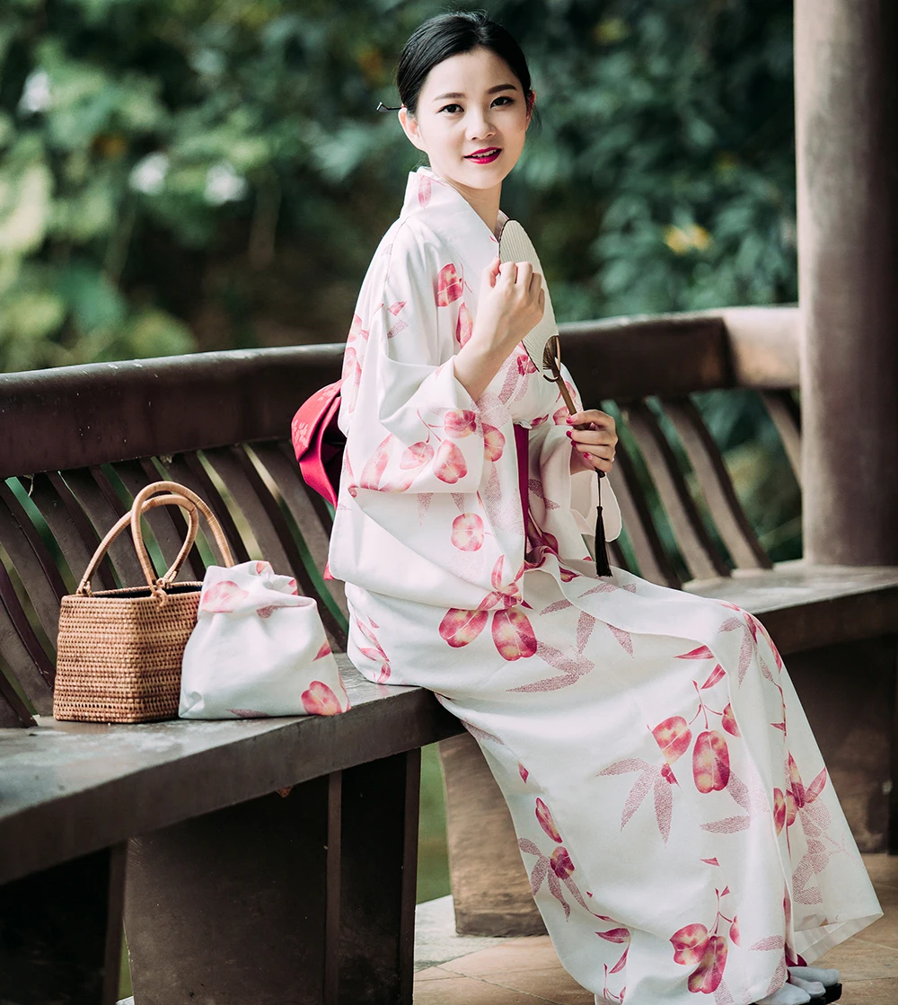 Женское кимоно с цветочным принтом традиционное японское летнее для