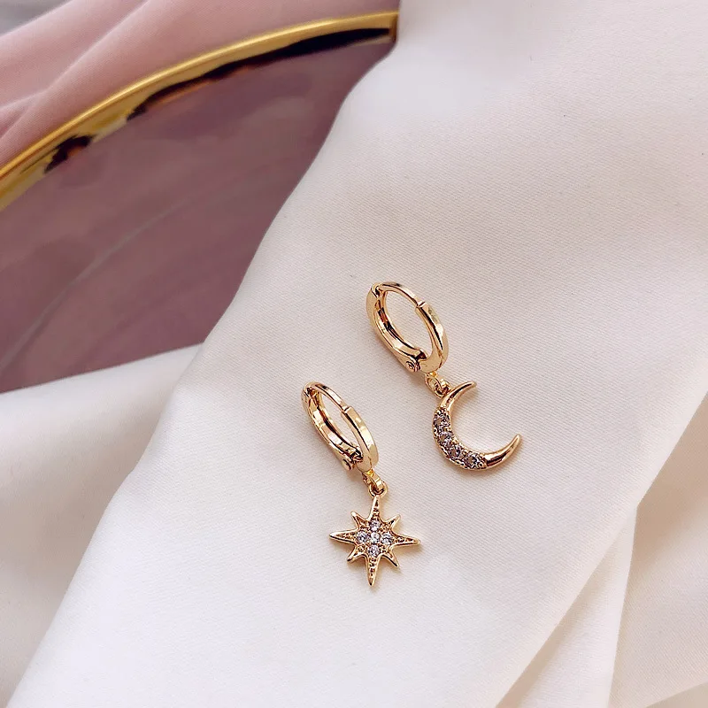

Fashion Classic Geometric Women Dangle Earrings Asymmetric Earrings of Star and Moon Female Korean Jewelry