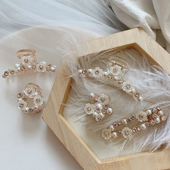 

Mini Pearl Hair Claw for Women Girls Retro Elegant Flower Crab Claw Clip Small Hairpins Hair Crab Girl Hair Accessories