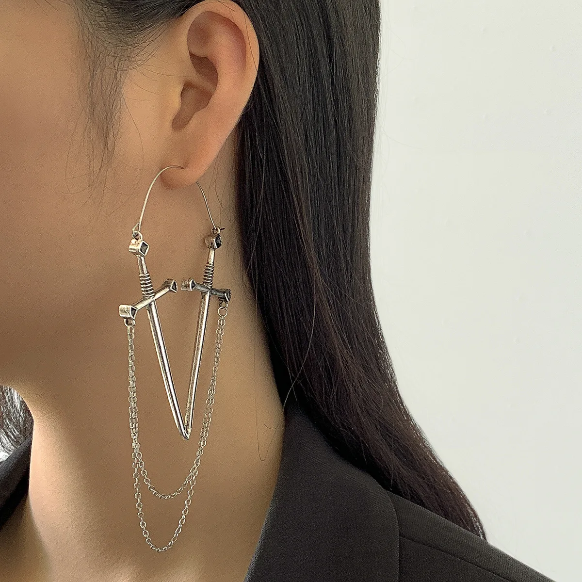 

Vintage Sword-shaped Earrings For Women Personality Metal Chain Hanging Clip No Piercing Ear Cuff Jewelry