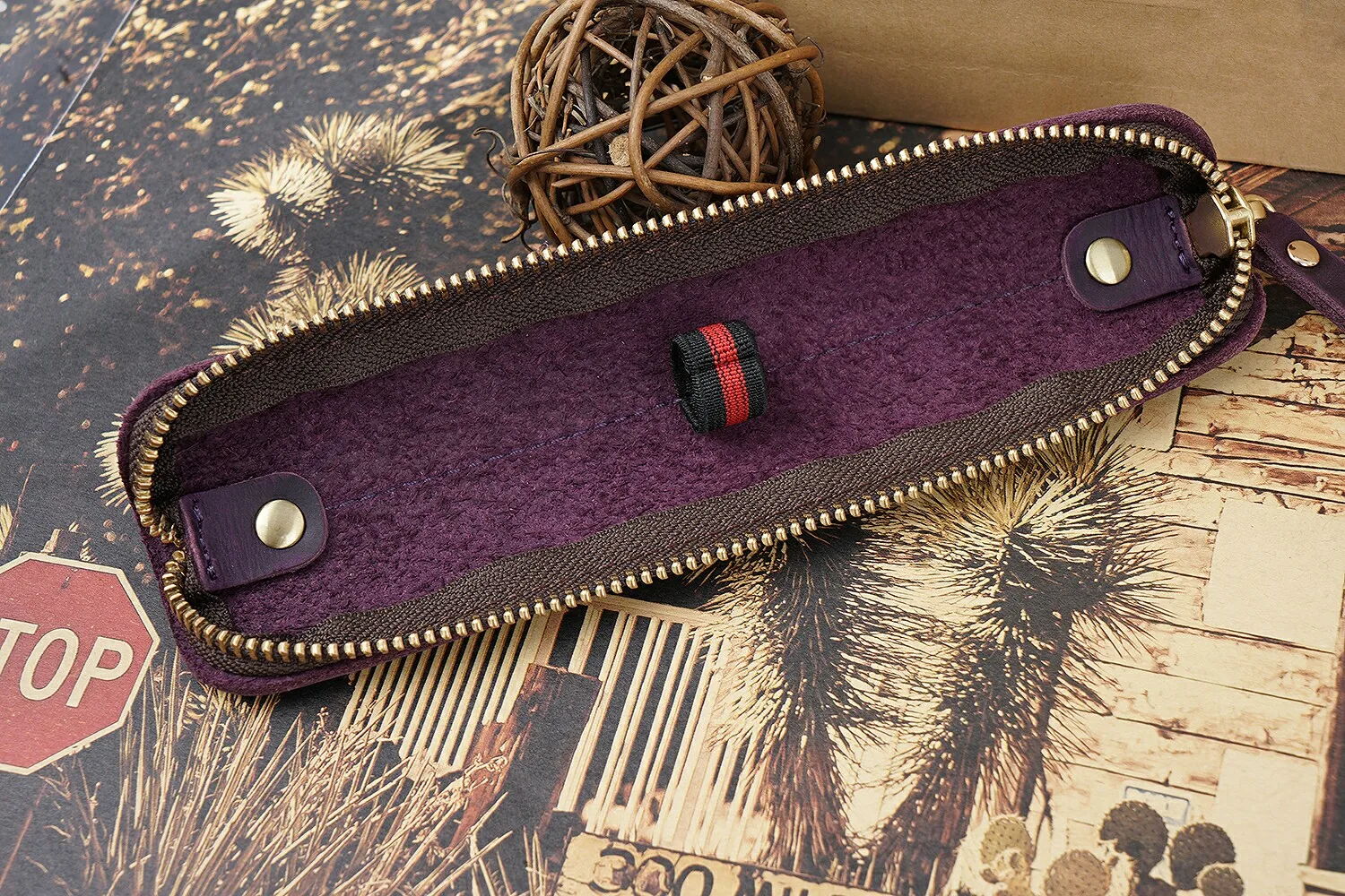 Genuine Leather Zipper Pen Bag Mini Small Pencil Case Apple Electronic Writing Pen Protective Sheath Creative Vintage Style