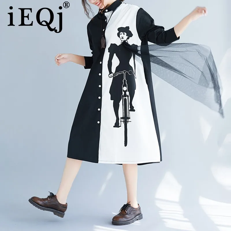 Женское свободное платье [IEQJ] черно белое однобортное свободного покроя с