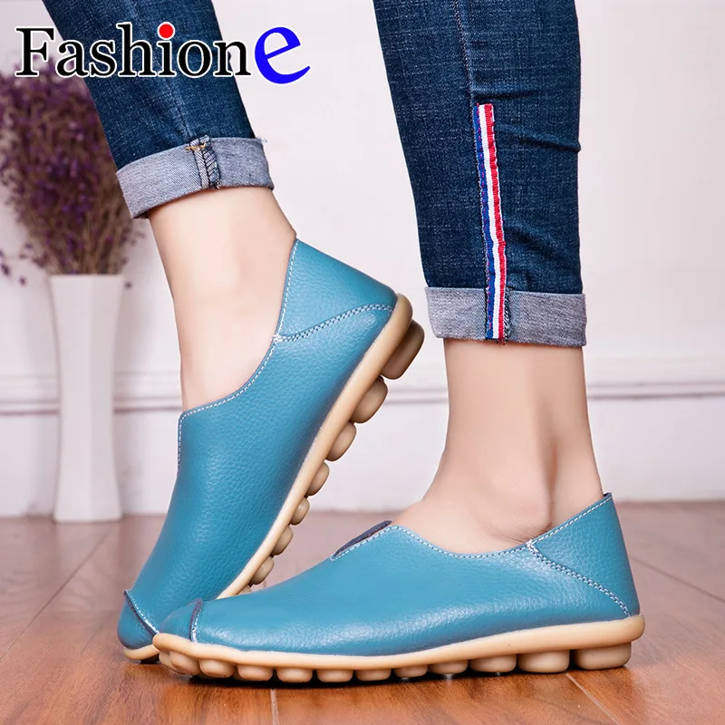 Повседневная женская обувь больших размеров кожаные туфли на каблуке для мам