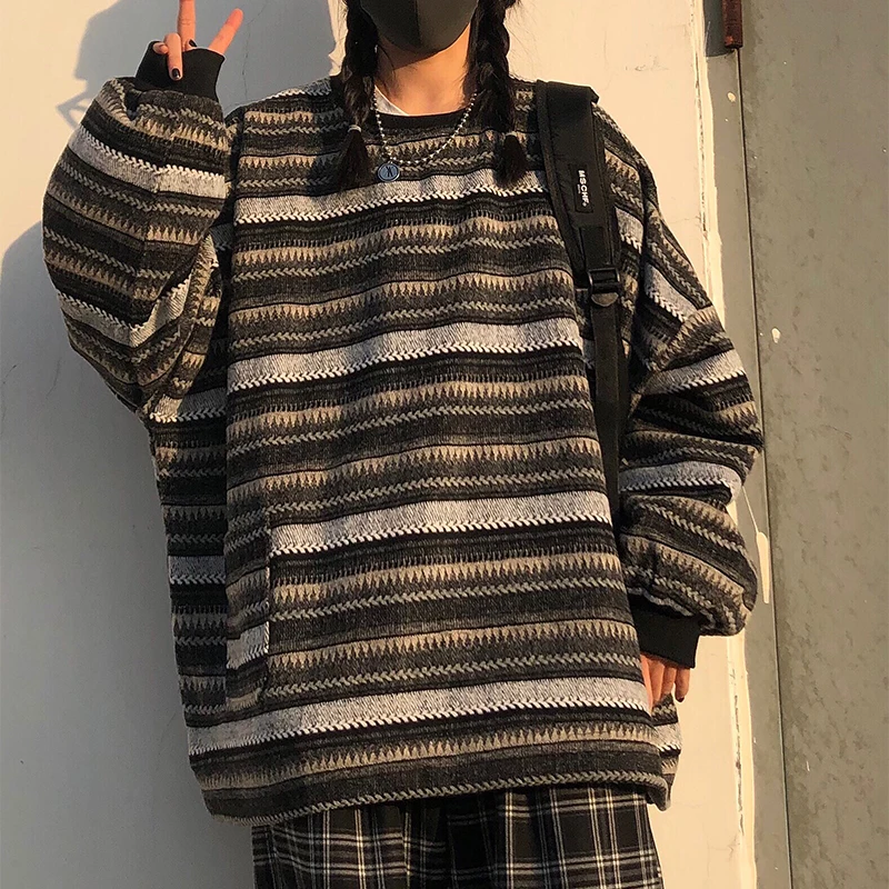 

2021 пуловеры для женщин оверсайз унисекс парные японские полосатые вязаные свитера в стиле хип-хоп женские новые зимние модные ретро повсед...