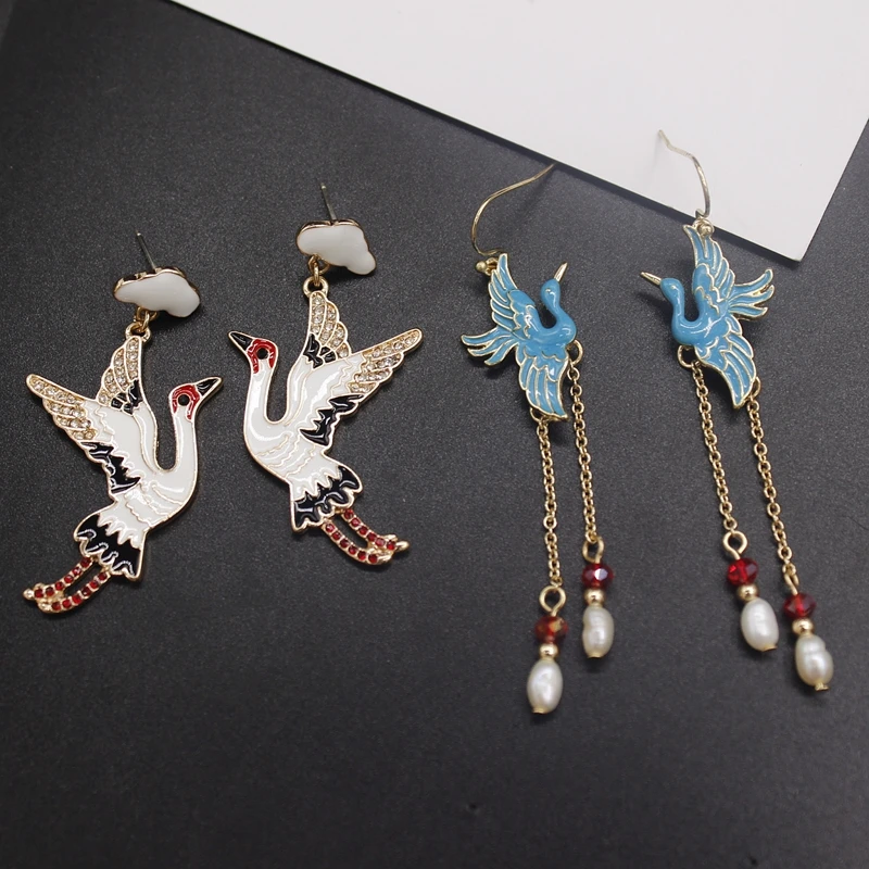 

2020 new crane drop glaze enamel Baroque freshwater pearl tassel retro cloud crane Earrings accessories