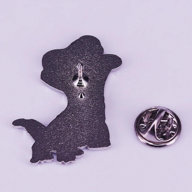 A cute lil' fire salamander brooch Bruni with a snowflake on his tongue from Elsa's snow powers! | Brooches