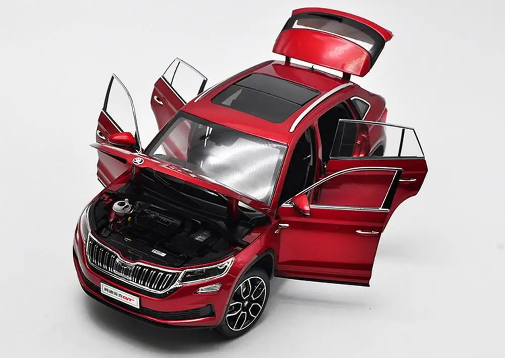 Коллекция игрушечных моделей автомобилей Volkswagen Skoda KODIAQ GT SUV 1/18 г.|Наземный