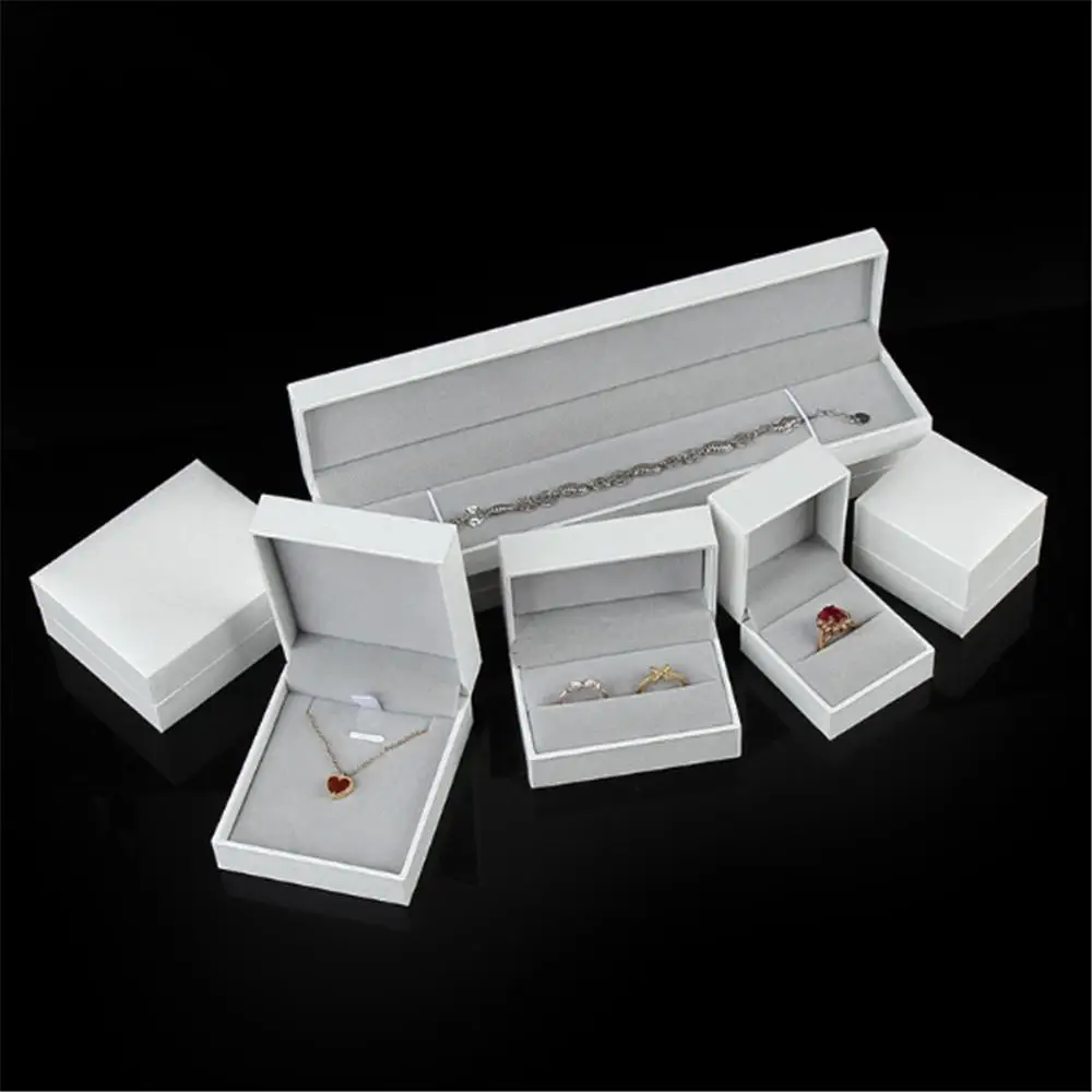 

High-grade Leather Paper White Jewelry Box Right Angle Filling Paper Ring Box Right Angle Jewelry Box Gift Packaging Box