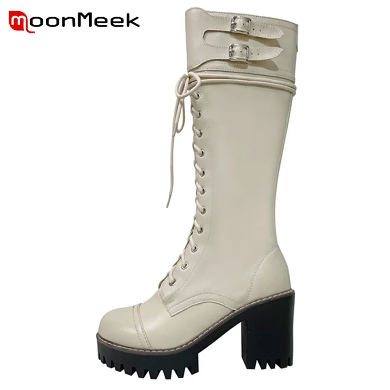 

Женские сапоги на платформе и высоком каблуке, на молнии