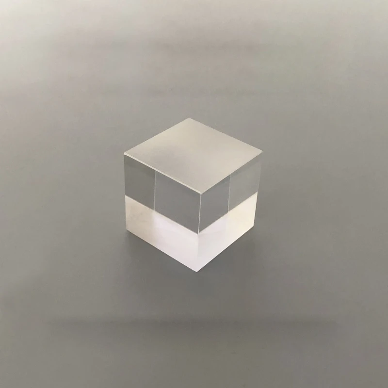 Разделитель пучка клееный Куб 30*30*30 мм разделенное соотношение 5: 5 полупрозрачный