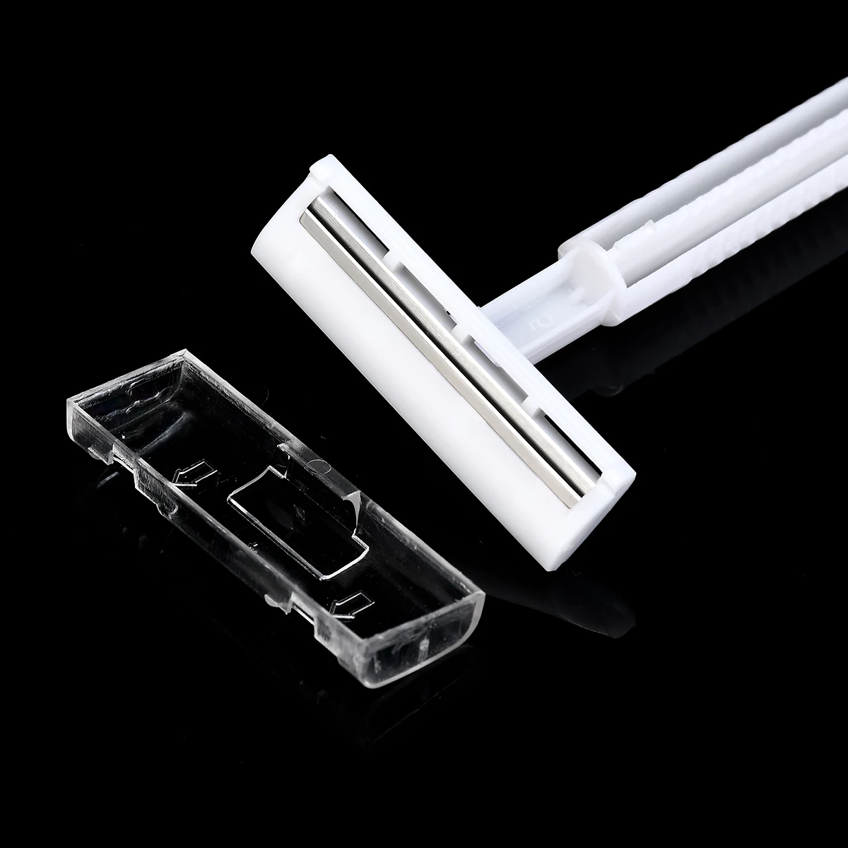 

1Pc Disposable Shaving Razor Handle Stainless Steel Blade Razor Trimmer For Man Face Body Care Safety Shaving Barbear Travel