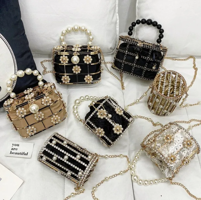 Роскошные свадебные туфли с отделкой жемчугом и прозрачными стразами ручка