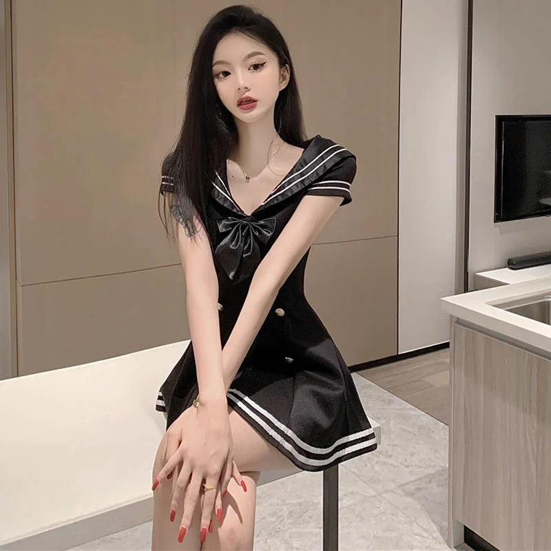 

Женское вечернее платье средней длины, с длинным рукавом