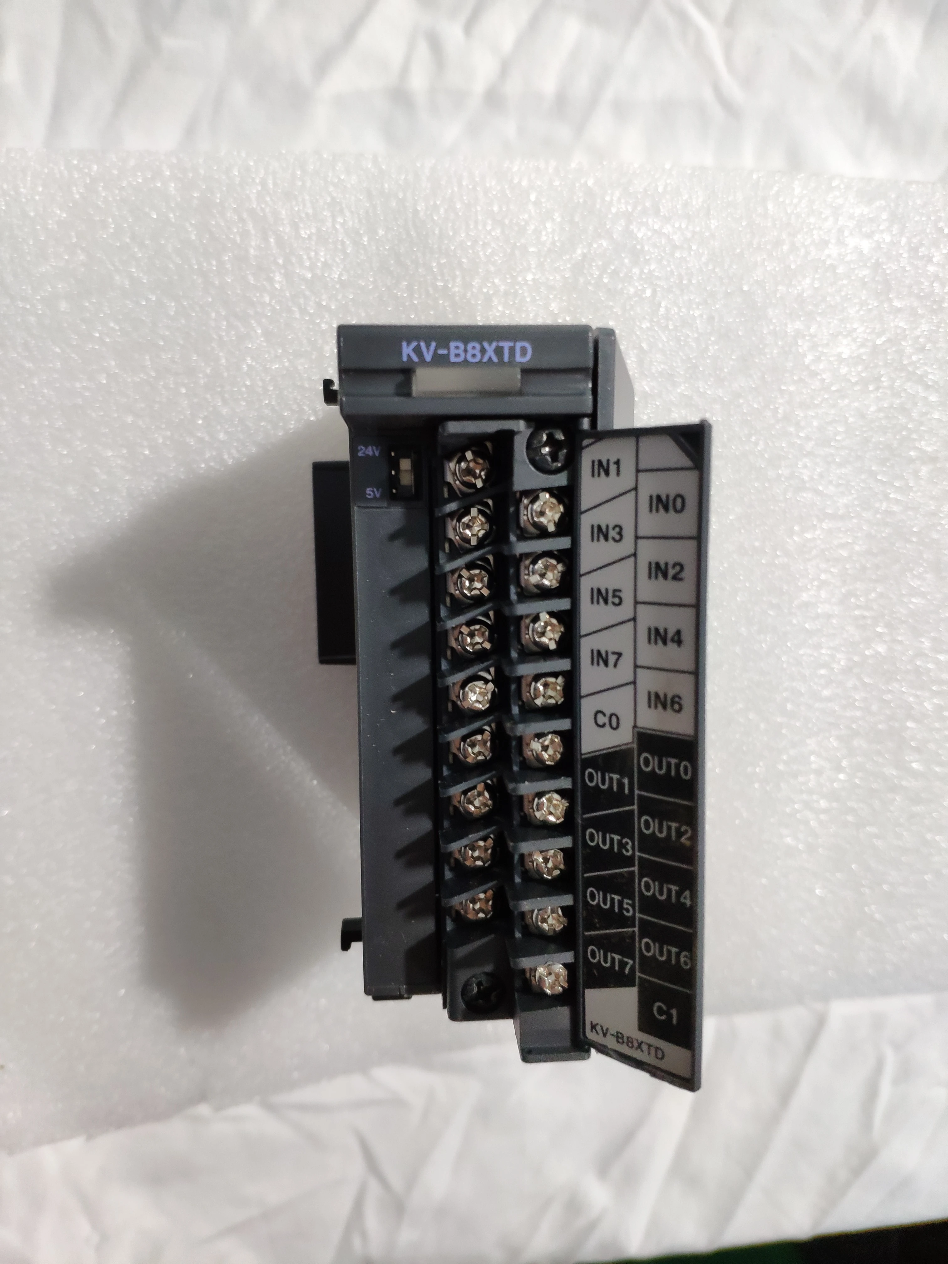 

Japan Keyence Input Output Module Model KV-B8XTD/KV B8XTD Ninety percent new （The price is negotiable）