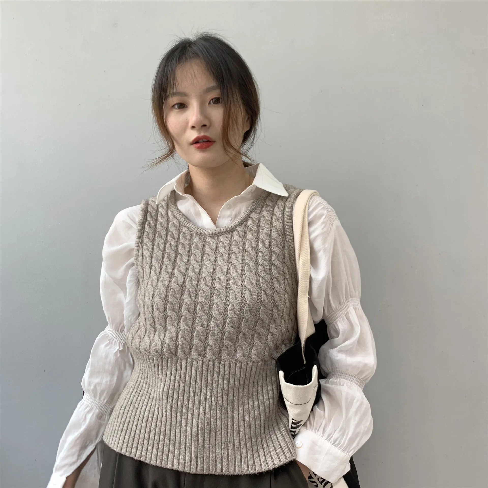 Утепленный жилет свитер женский Конопляный темперамент | Женская одежда