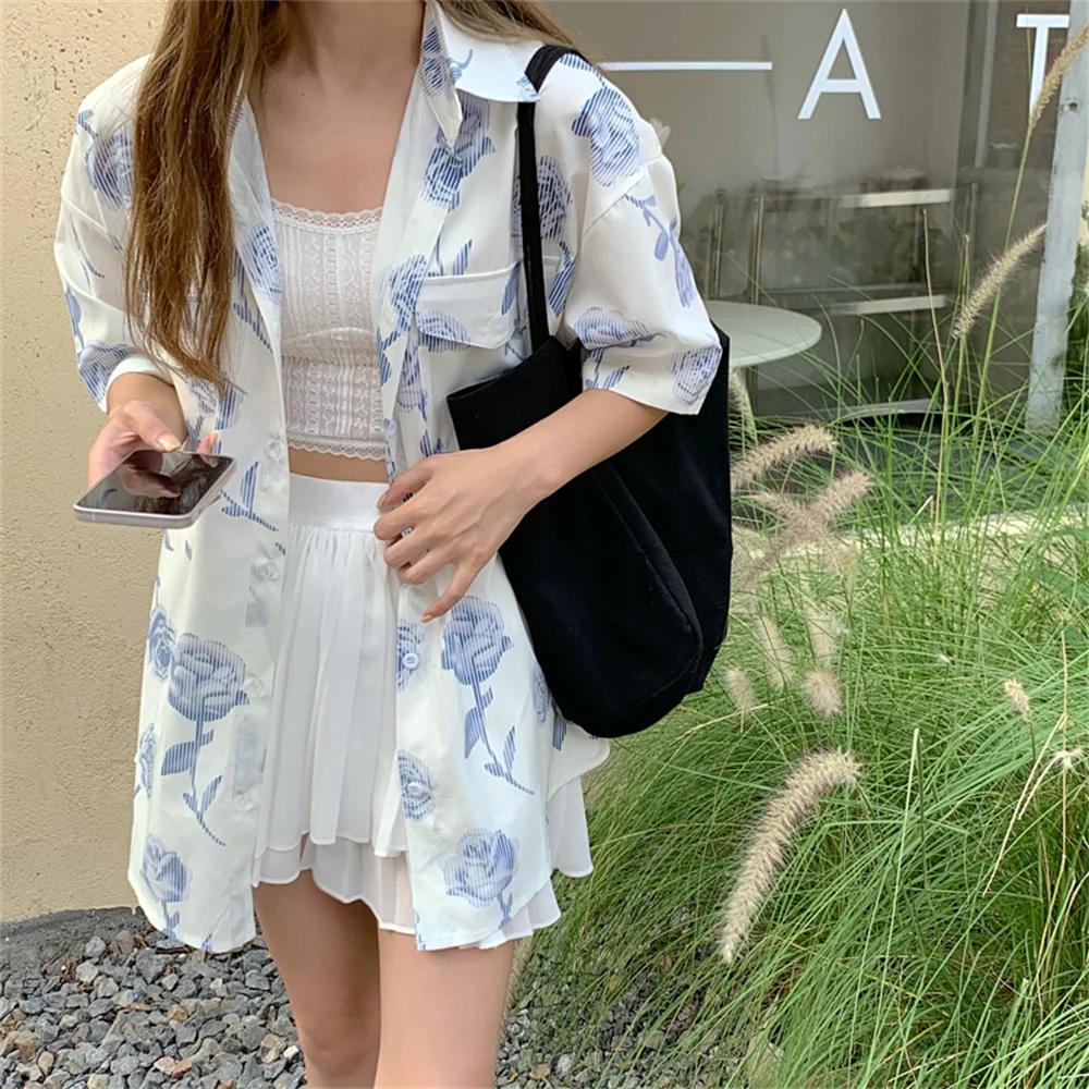 

Summer Korean version of ins Hong Kong style retro rose tooling shirt top loose white short-sleeved shirt jacket women trendy sh