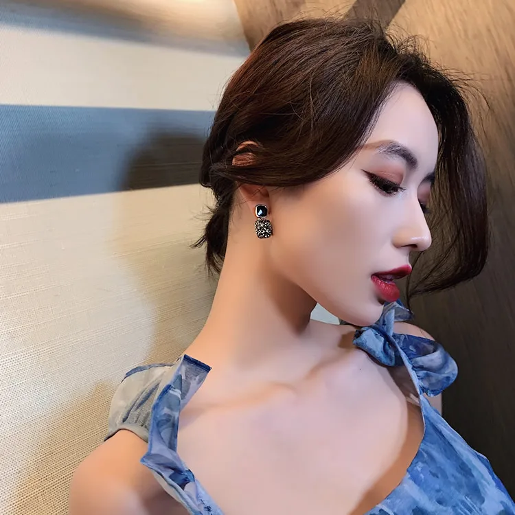 Серьги в стиле ретро с серыми кристаллами маленькие квадратные серьги