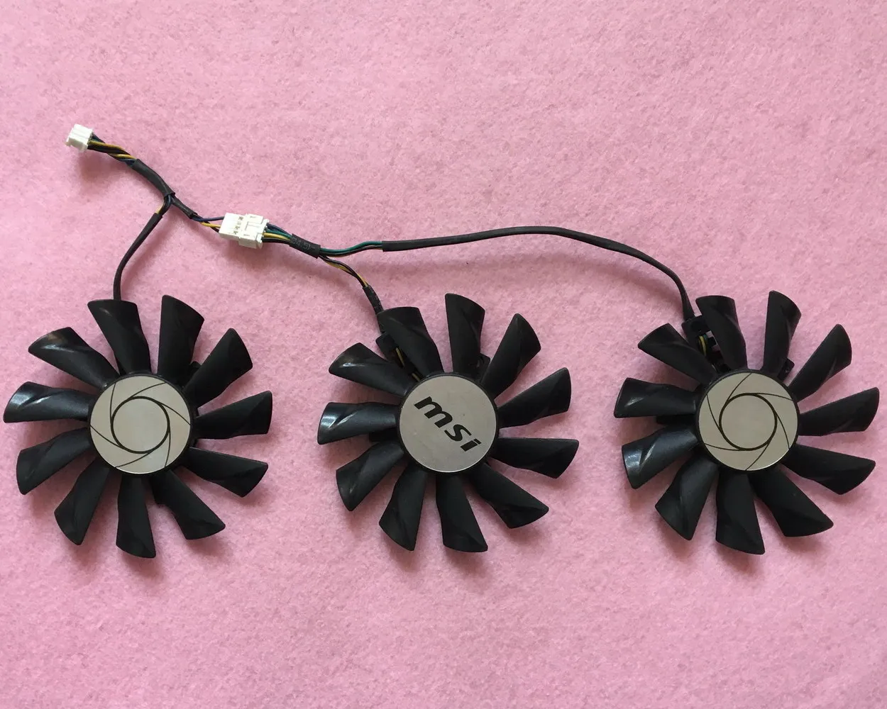 Тройной вентилятор R252 PLD09210S12HH для замены видеокарты 85 мм 40 12 В 0 А 4 провода