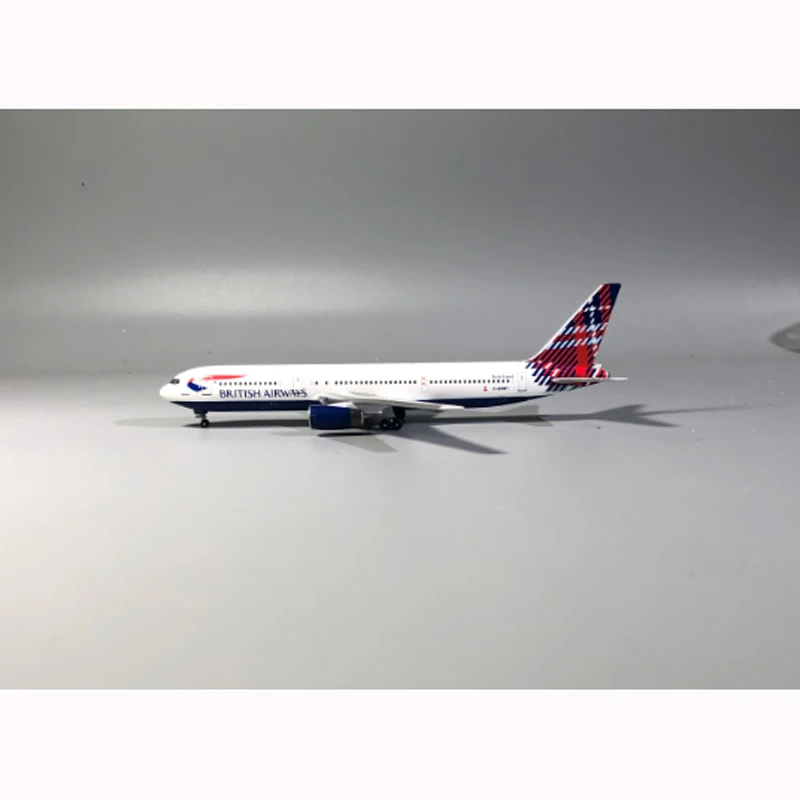 Модель самолета из сплава 1:400 Боинг 767 300g bnwt Коллекция игрушек статический