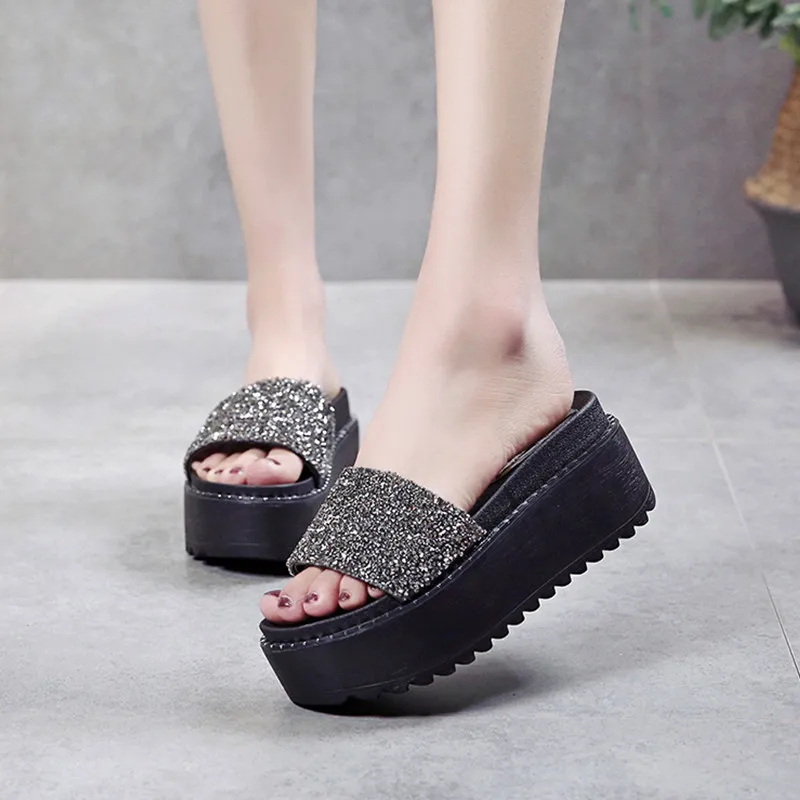 

Women's outdoor high-heeled rhinestone sequin slippers 2020 new Korean version of wild thick-soled slippers women