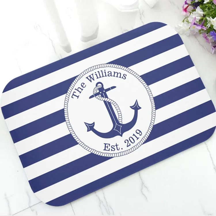 Современный темно-синий полосатый персонализированный дверной коврик с именем