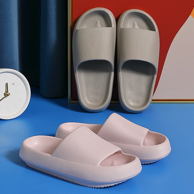 

Universal Quick-drying Non-slip Slippers Women Sandals 4.5CM Thick Platform Sole House Slippers Bathroom Summer Beach Slides
