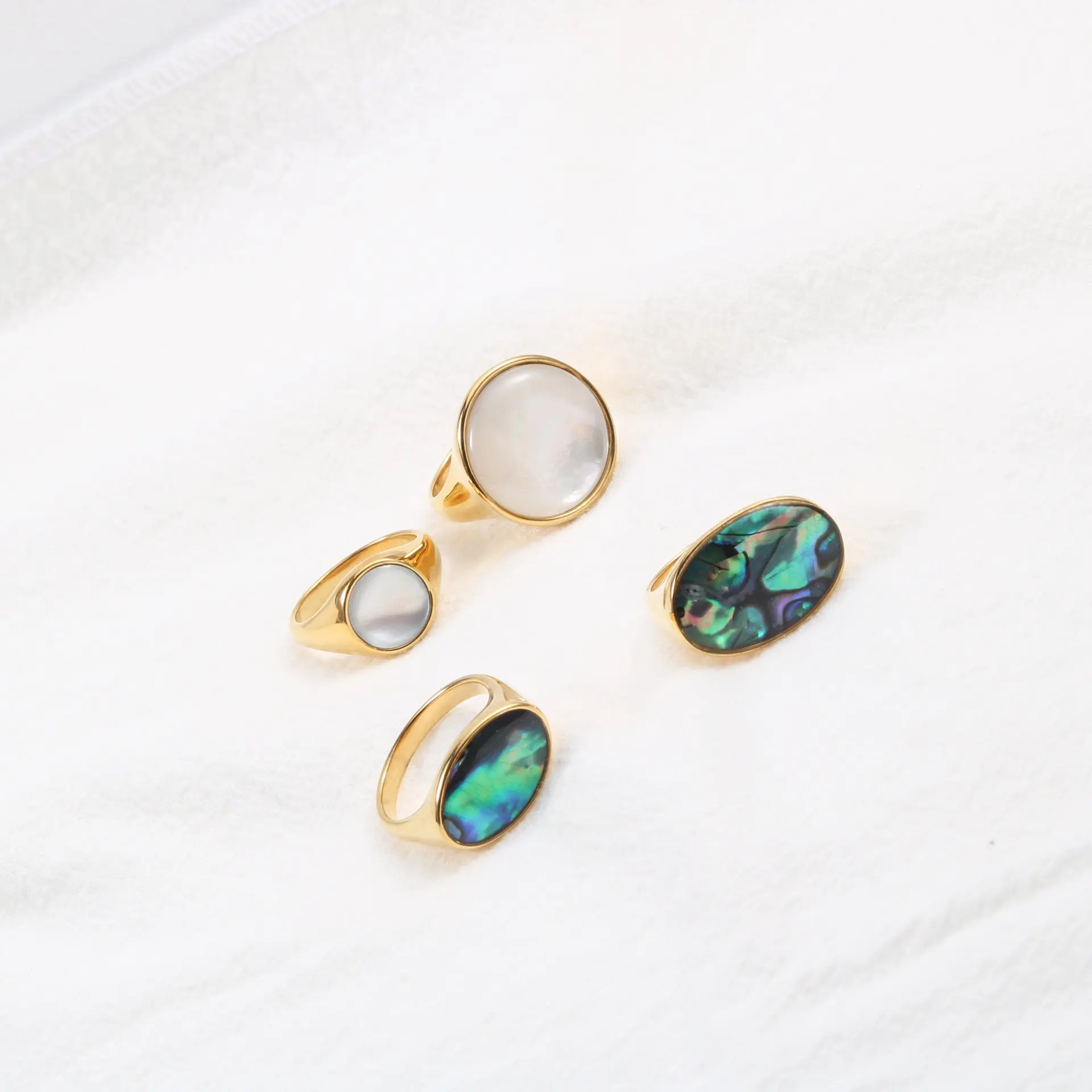 

High End PVD Gold Finish White & Green Shell Stainless Steel Rings Drop Shipping