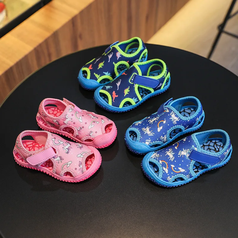 Сандалии детские летние с закрытым носком пляжные босоножки единорогом для