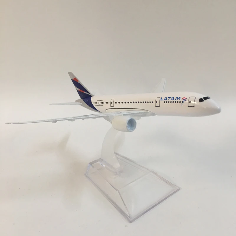 16 см сплав металла латам AIR TAM Airlines Boeing 787 B787 Airways модель самолета Модель самолета W Стенд самолет подарок