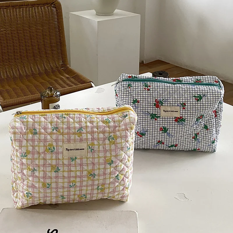 

Korean Y2k Bag Style Large-Capacity Cosmetic Bag Multi-Function Bag Curry Additions Makeup Bag Organizer Make Up Bag