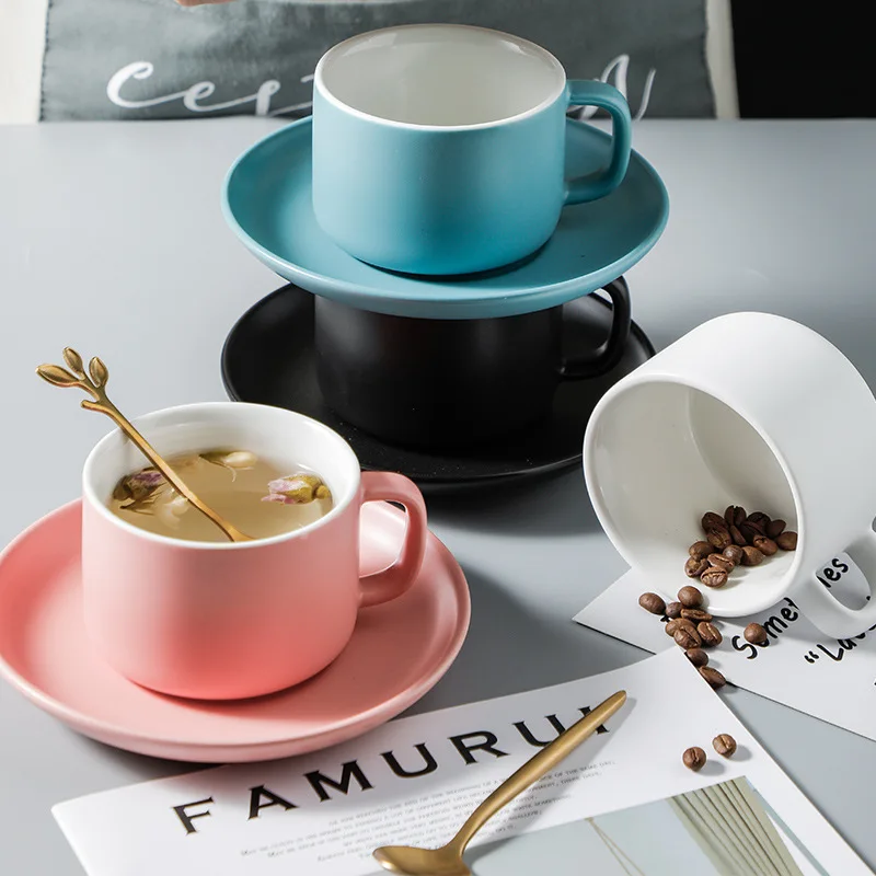 

Кофейная чашка и блюдце в европейском стиле, керамическая чашка для влюбленных, домашняя английская чашка для послеобеденного стола, роско...